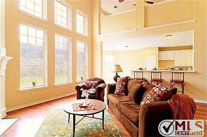 4 bed, 3384 sqft, $3,650 — Photo 4