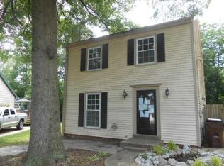704 Lydgate Cv, Louisville, KY 40222