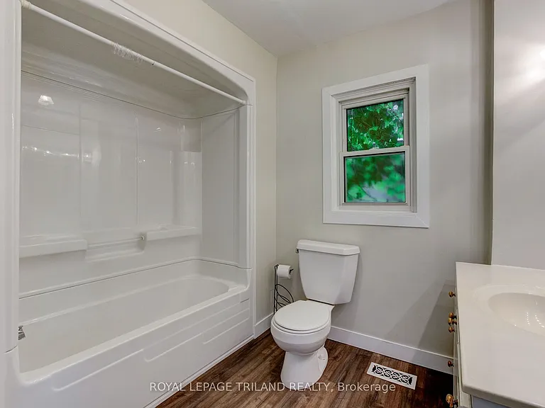 210 Emery St E — Photo 10