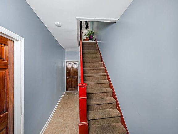 3rd image of 548 Sheffield Ave
