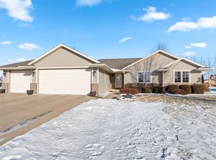 1972 Sinclair Dr, De Pere, WI 54115