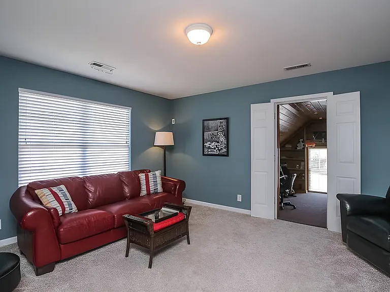 3015 Cairns Dr W — Photo 8
