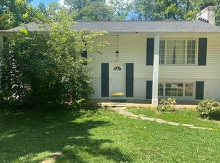 103 Sharon Ln NW, Vienna, VA 22180