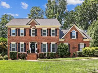 10516 Hollybrook Dr, Charlotte, NC 28277