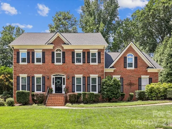 10516 Hollybrook Dr, Charlotte, NC 28277
