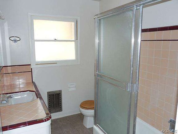 5th image of 214 S Kendall Way
