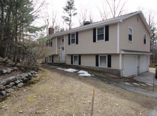 19 Royal Ln, Londonderry, NH 03053