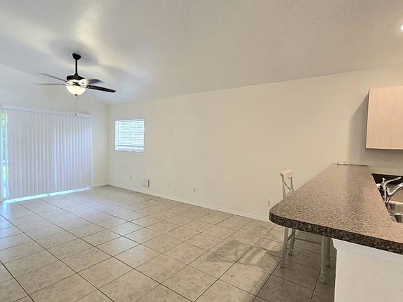 3rd image of 1418 SE 24th Ave