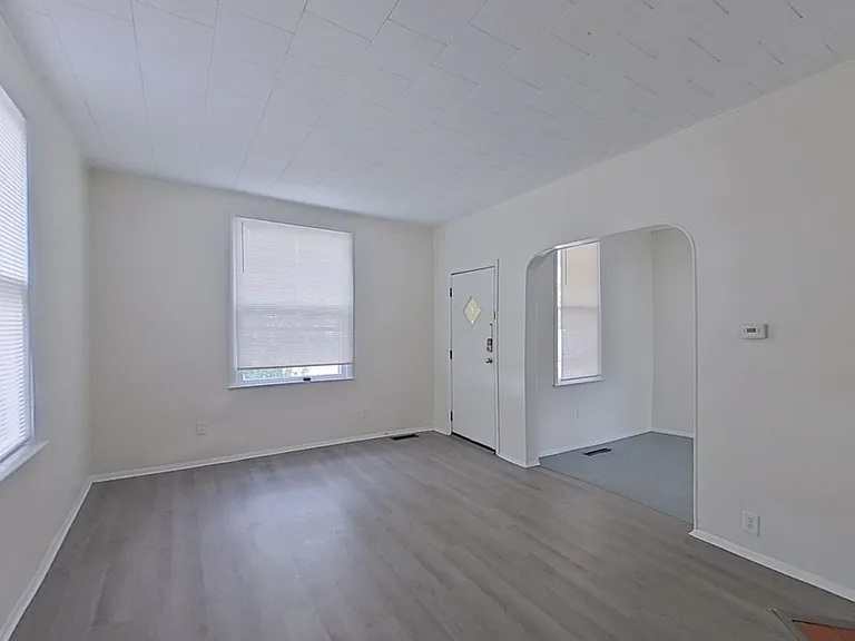 1473 Thomas Ave — Photo 7