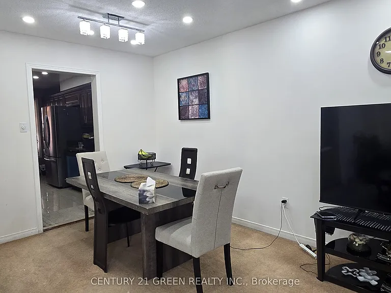 849 Millworks Cres — Photo 14