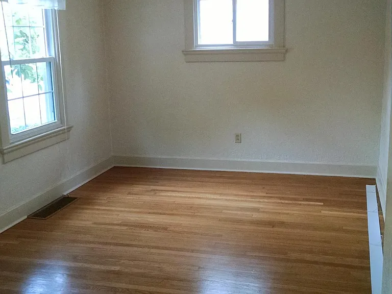 28 Triangle Ave — Photo 5