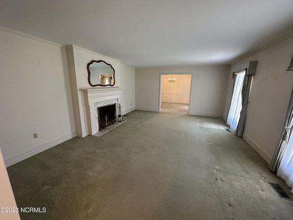 2nd image of 301 Pecan Ln