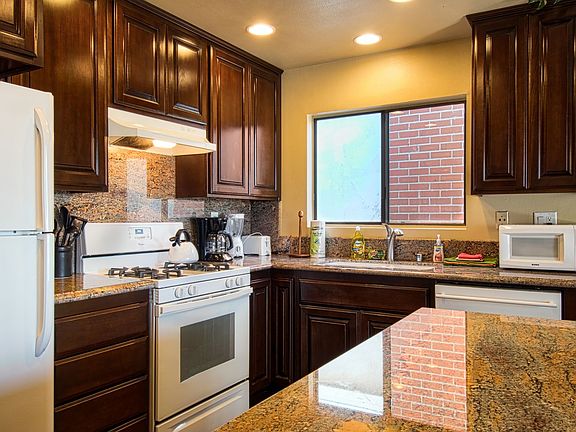 5th image of 414 E Oceanfront APT B