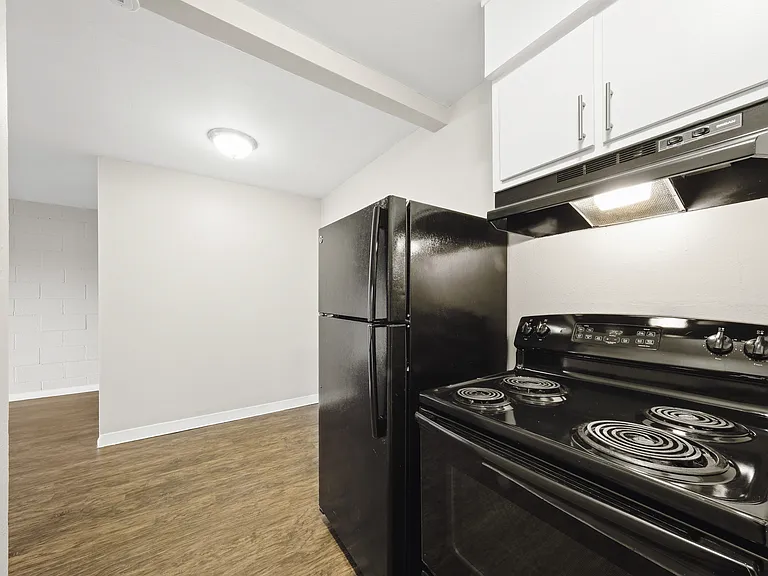 Tailwinds Apartments — Photo 53