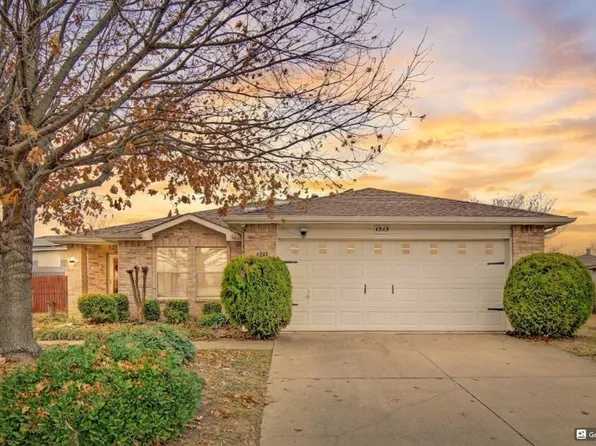 4245 Gray Fox Dr, Fort Worth, TX 76123