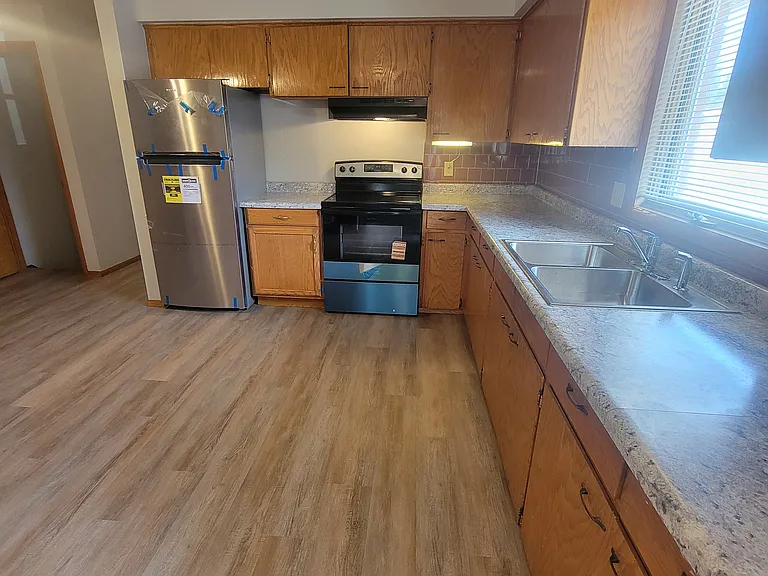 717 Ida St — Photo 4