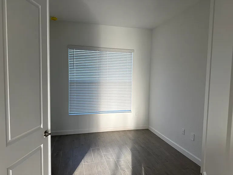 7796 Lakes Edge Ln — Photo 11