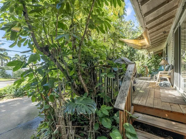 899 Kokomo Rd, Haiku, HI 96708