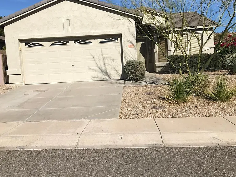 1632 W Nighthawk Way — Photo 2
