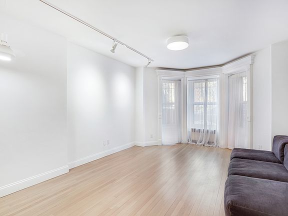 5th image of 920 President St Unit 1