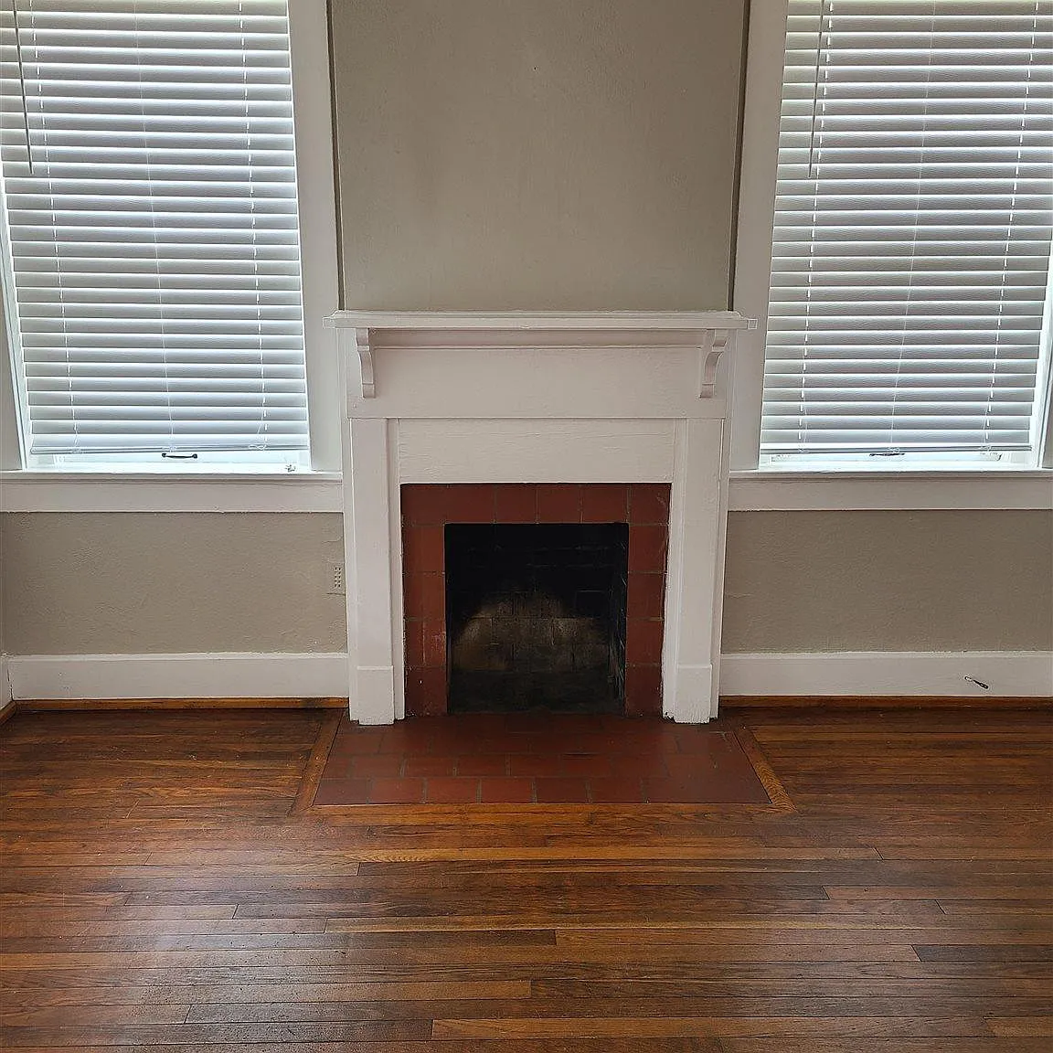 3 bed, 1.5 bath, 1300 sqft, $1,825 — Photo 3