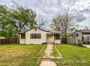 818 NE 17th St, Grand Prairie, TX 75050
