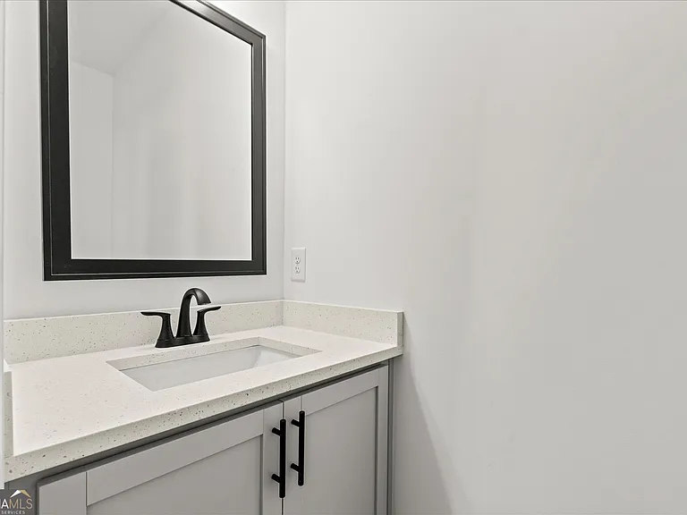 101 Carroll Cir — Photo 15