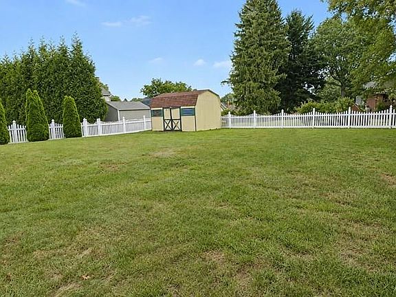 4th image of 1563 Mary Dr