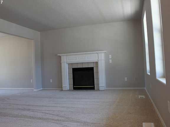 5th image of 105 NW Cody Ct