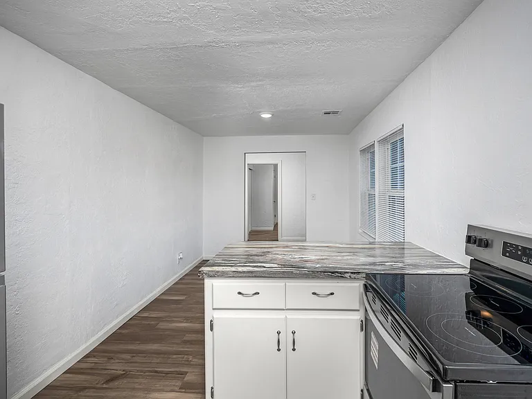 1702 NW Euclid Ave — Photo 9