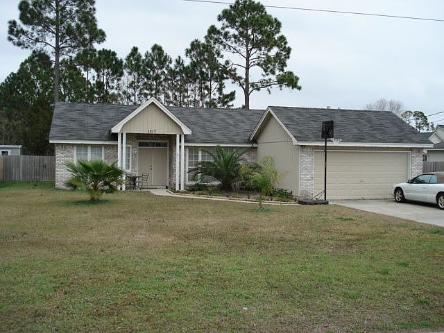 FRONT OF HOUSE