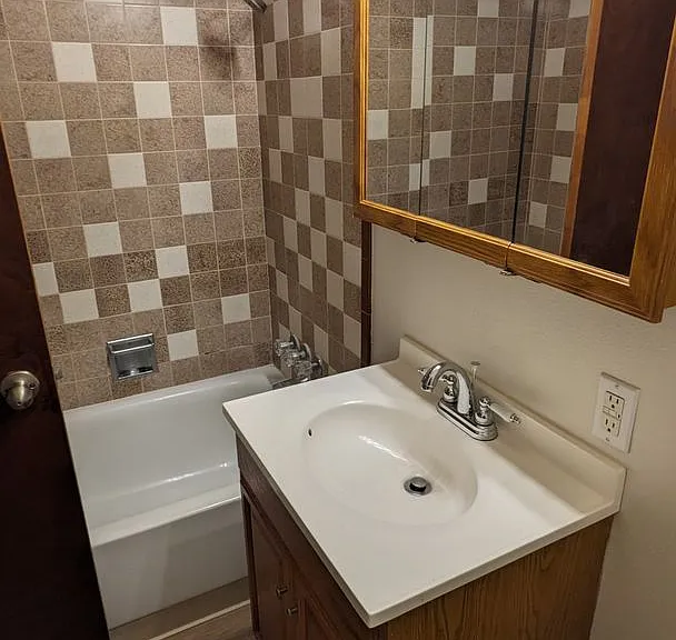 Bel Air Apartments — Photo 42