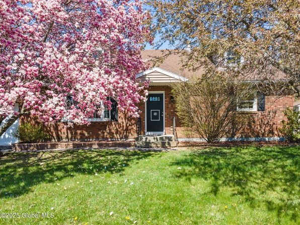 14 Hemlock Lane, Albany, NY 12208