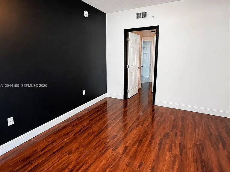 17145 N Bay Rd #4307 — Photo 12