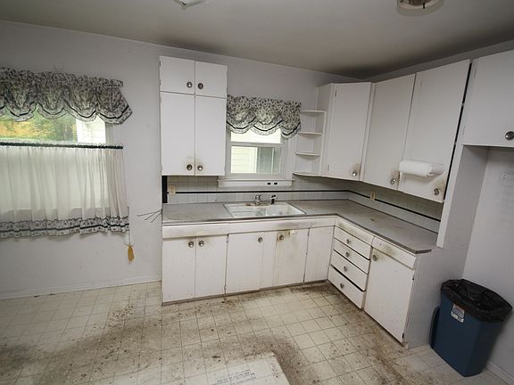 2nd image of 1509K Friendly Ave