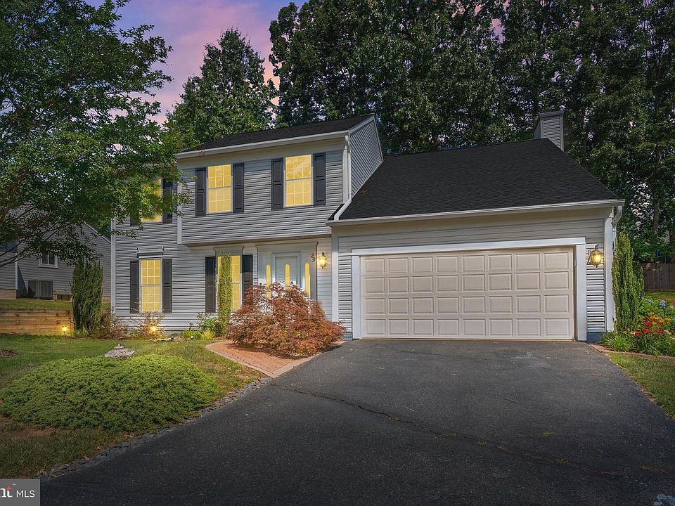 1st image of 29 Woods Edge Ct