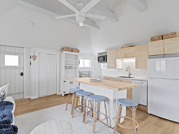 3rd image of 515 Winnacunnet Road #6