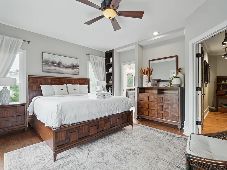 221 E Park Ave — Photo 31