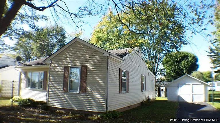 174 Park Dr photo 1