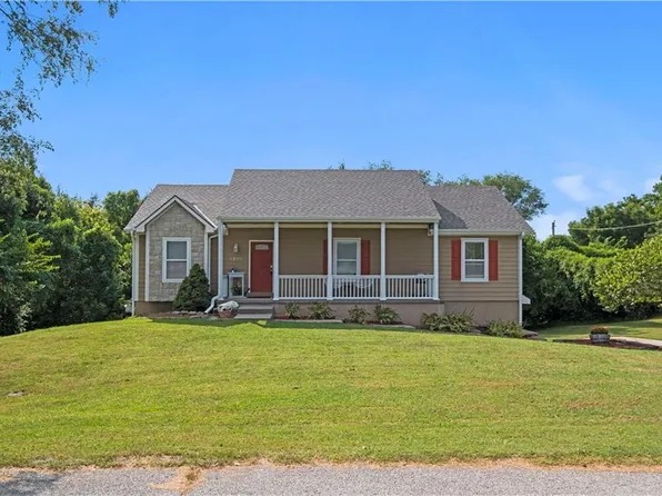 3210 E Townsend Ct, Kansas City, KS 66109
