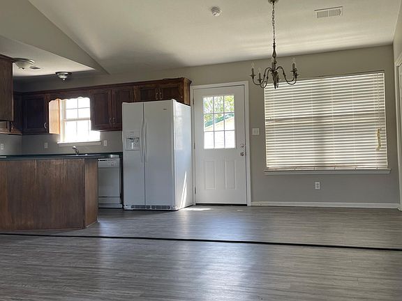 Kitchen/dining area