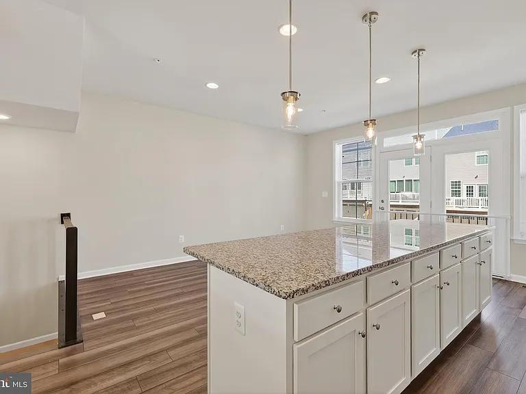 1023 Flester Ln — Photo 10
