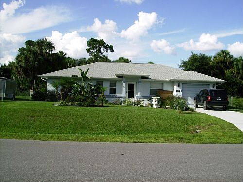 2nd image of 1874 Raywood Ave