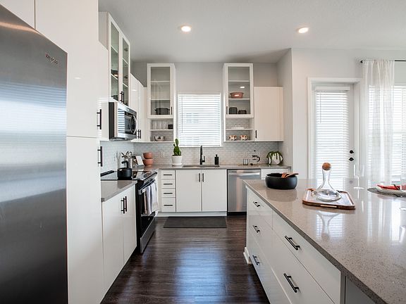 Model Kitchen Cirrus Apartments