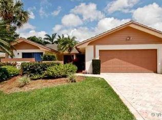 6955 Villas Dr W, Boca Raton, FL 33433