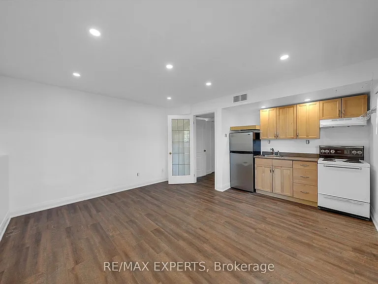 97 Franklin St #BASEMENT — Photo 6
