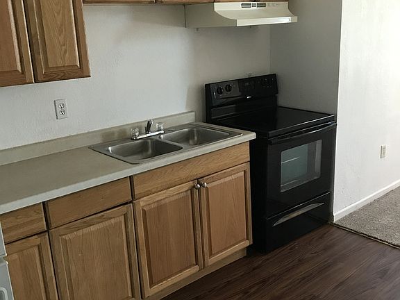 4th image of 2803 W Superior St #307