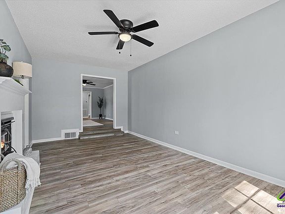 5th image of 1024 Normandy Rd