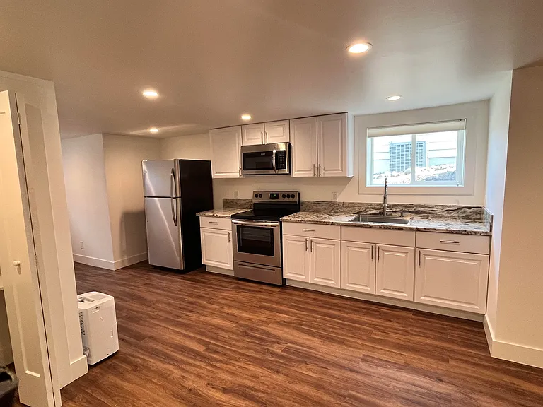 780 Forest St #D — Photo 10