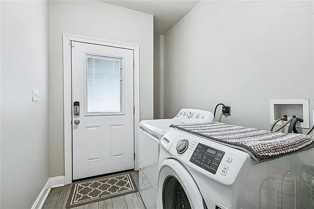 3 bed, 3.0 bath, 1256 sqft, $3,000 — Photo 4